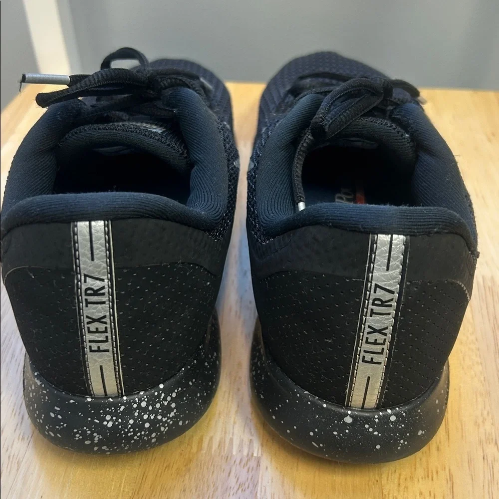 Nike Flex TR7 Women’s Black Athletic Shoes Gray Nike Logo Size 10
